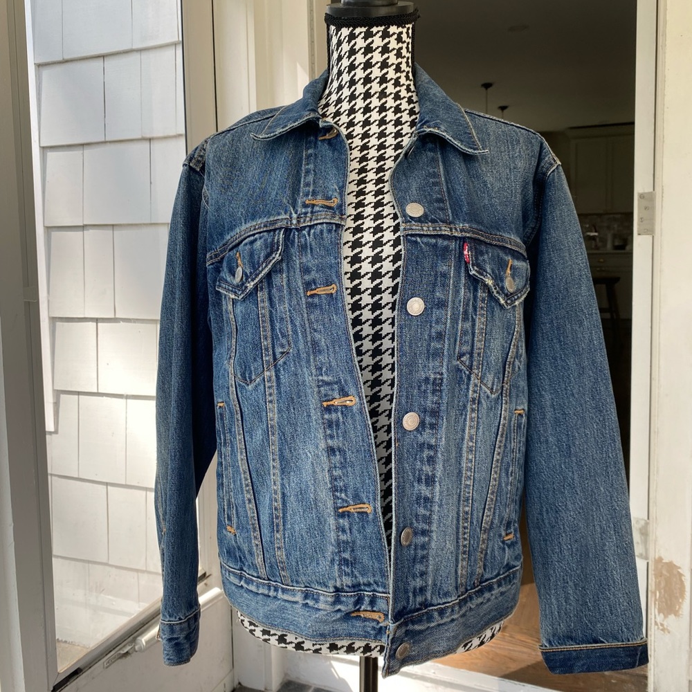 Levi’s Denim Jacket Size Small